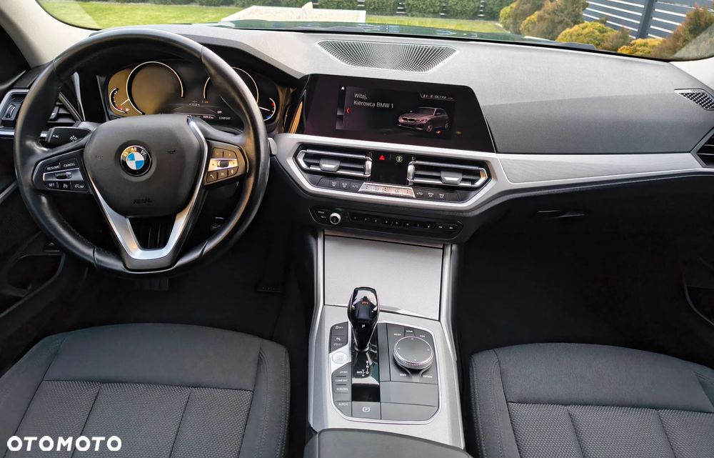BMW Seria 3 320i Sport Line Shadow - 13