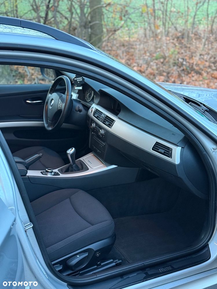 BMW Seria 3 318d - 10