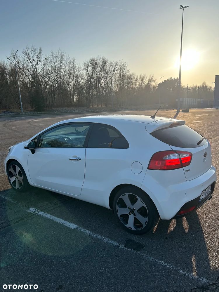 Kia Rio - 3