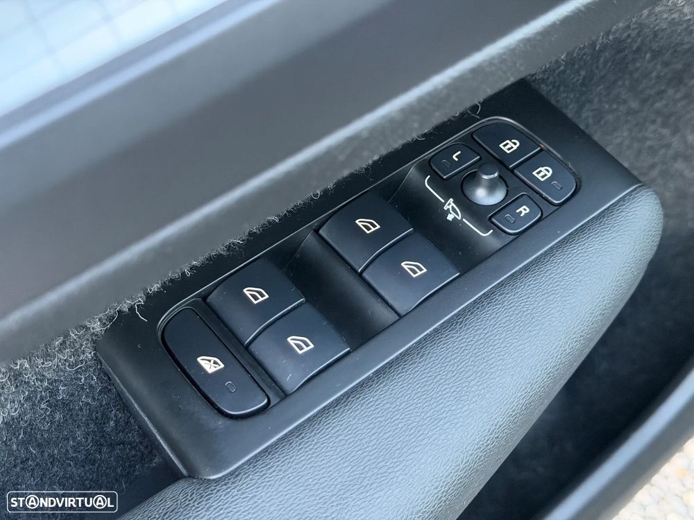 Volvo XC 40 1.5 T5 PHEV Momentum - 27