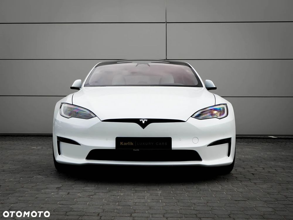Tesla Model S - 3