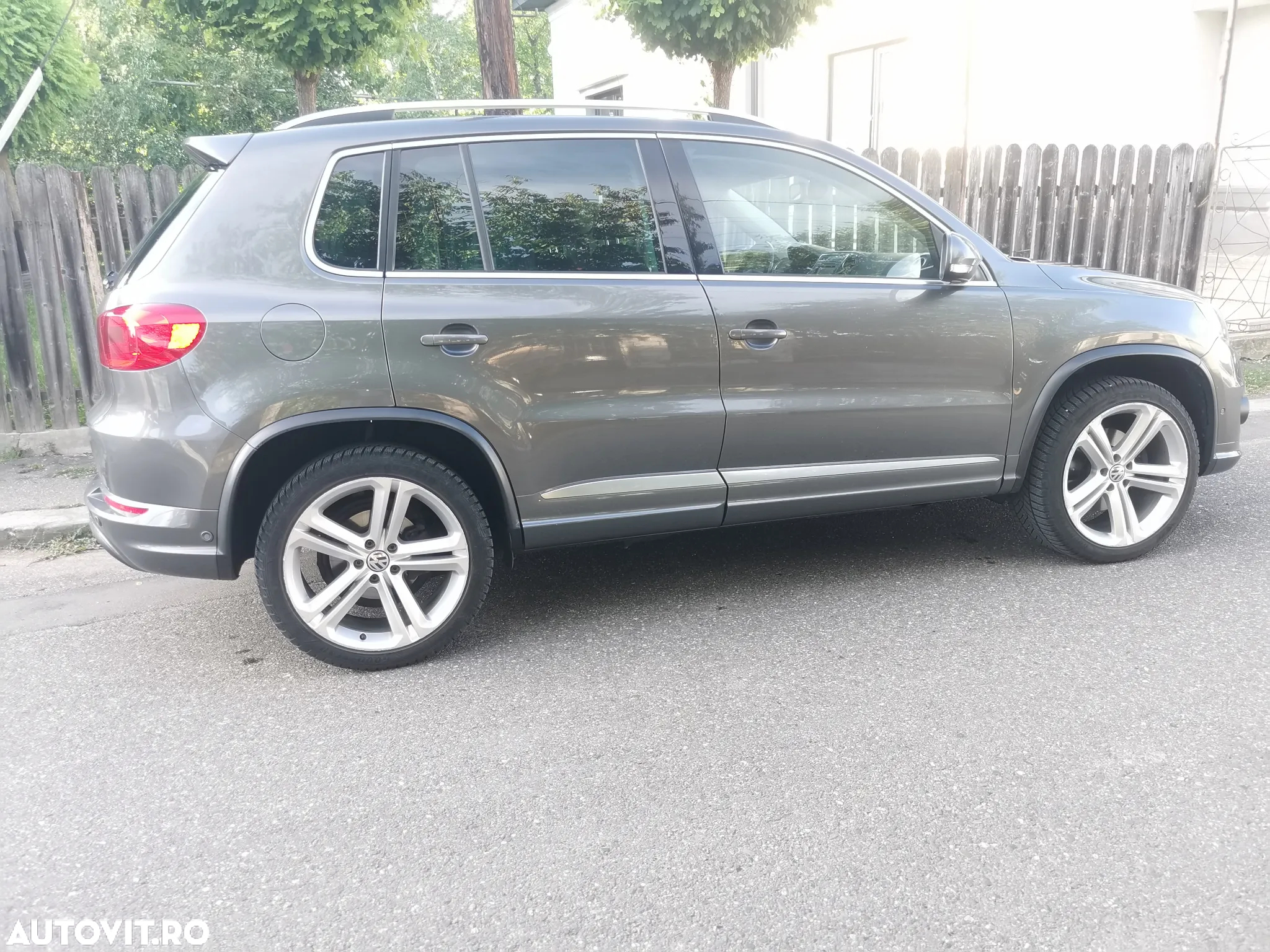 Volkswagen Tiguan - 16