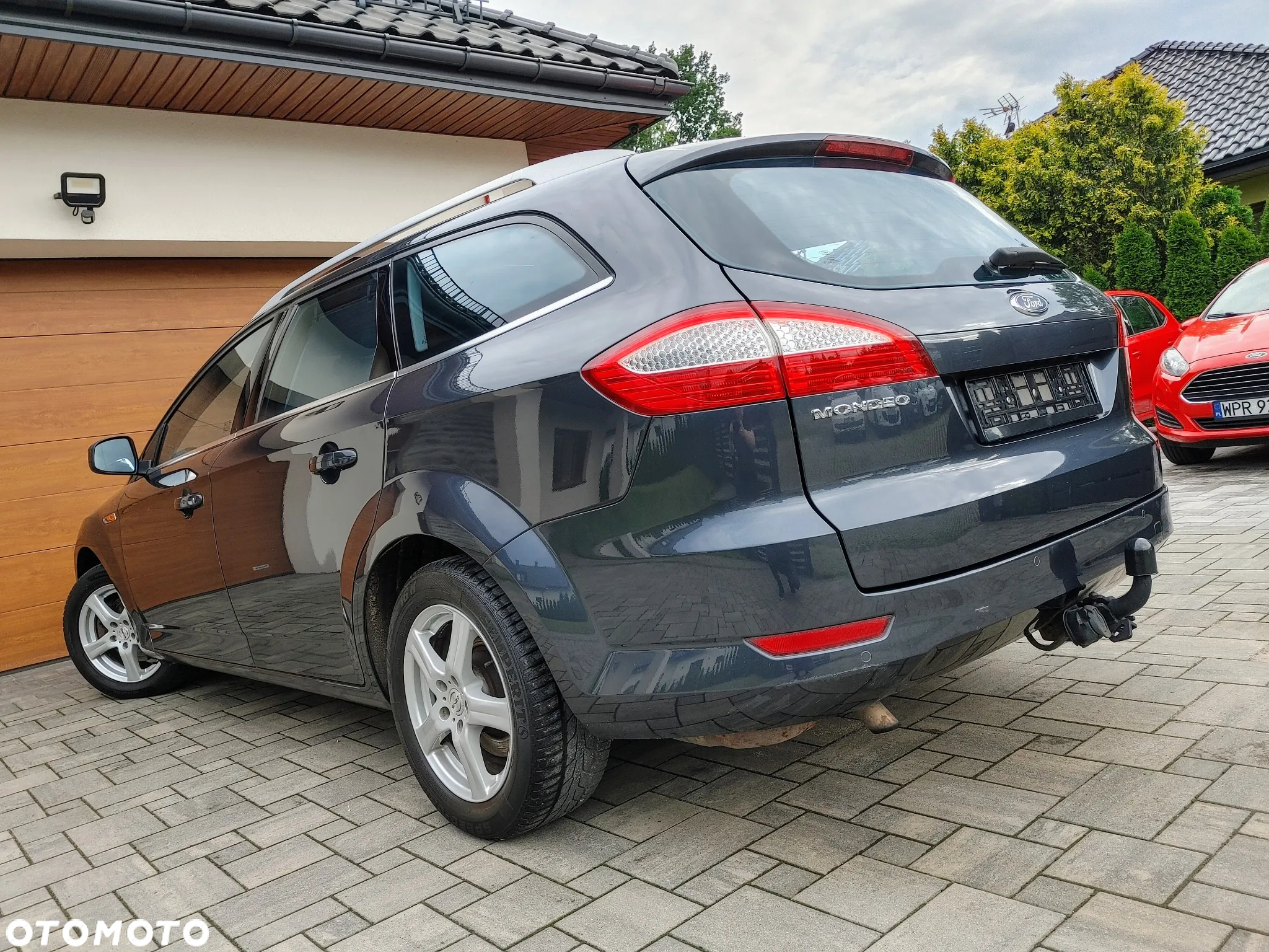 Ford Mondeo 2.0 Ghia - 11