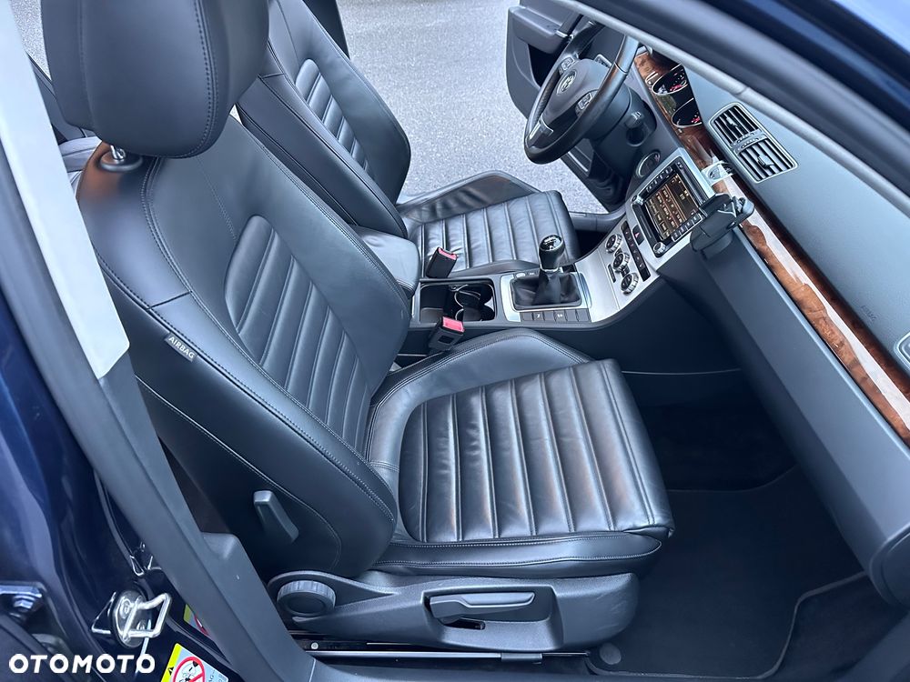 Volkswagen Passat 2.0 TDI Highline - 21