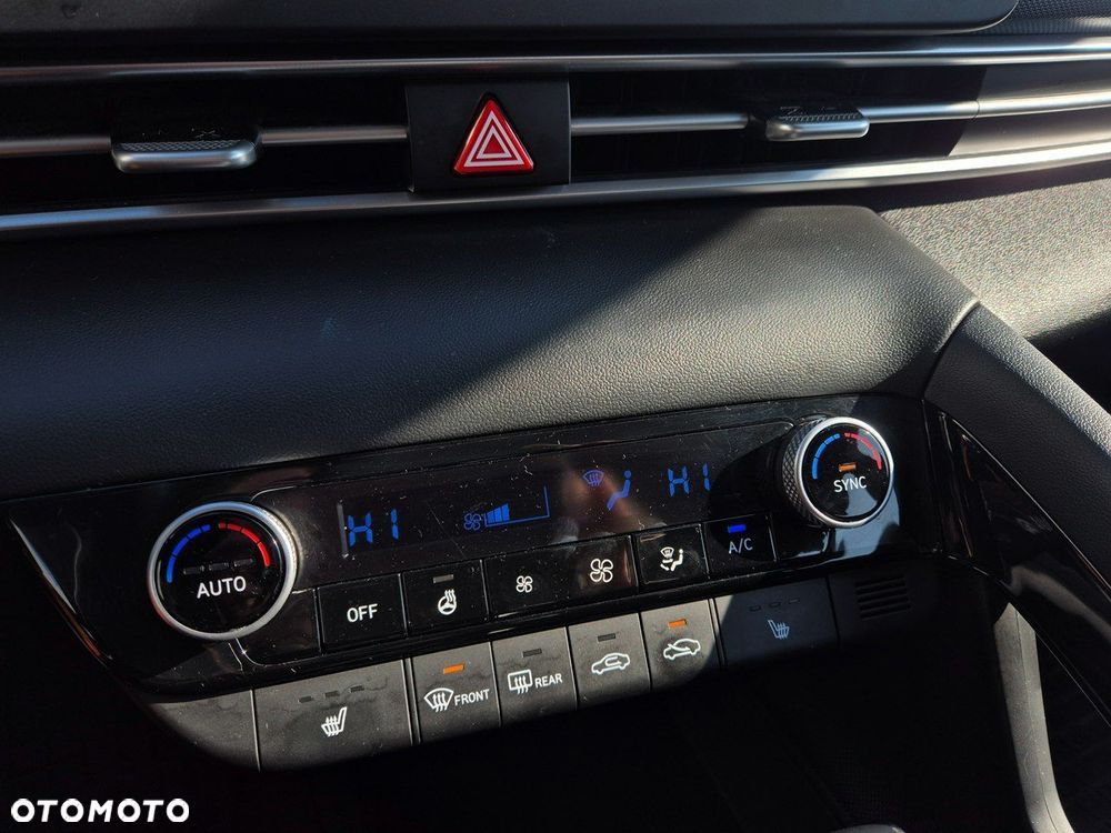Hyundai Elantra - 25