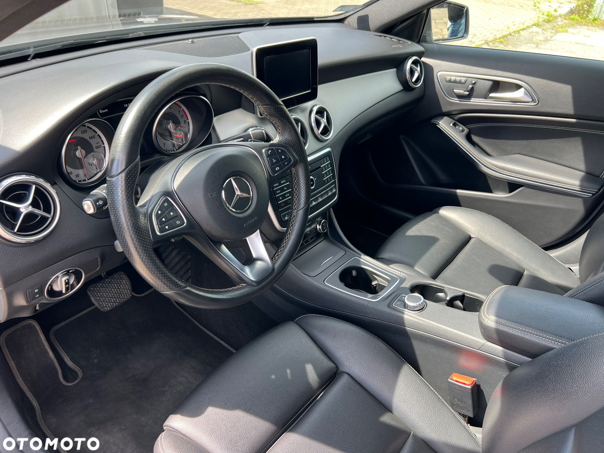 Mercedes-Benz GLA 250 4-Matic - 10