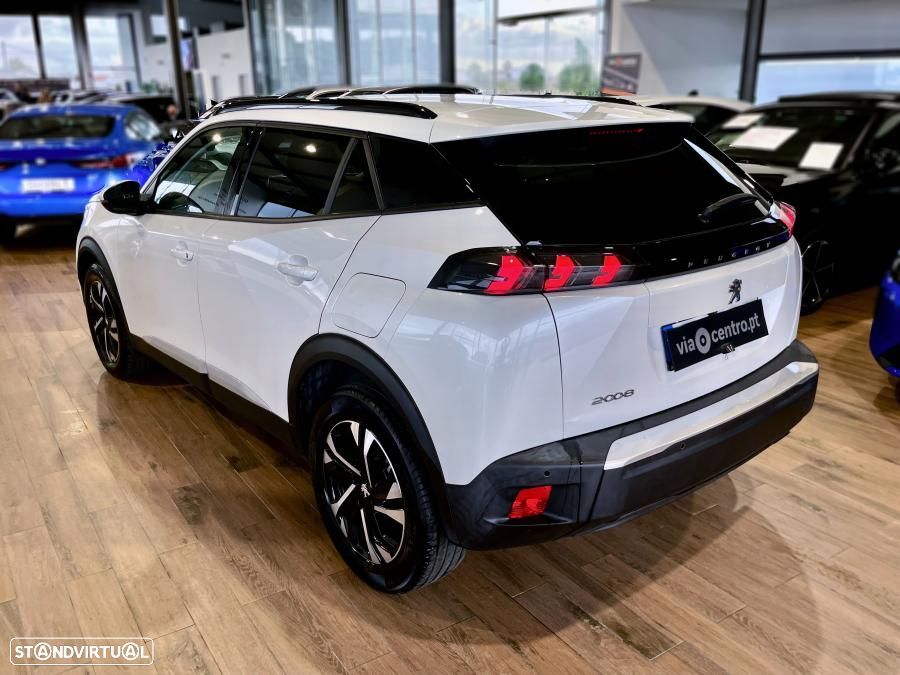 Peugeot 2008 1.2 PureTech Allure - 4
