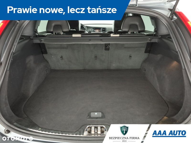 Volvo V60 Cross Country - 12