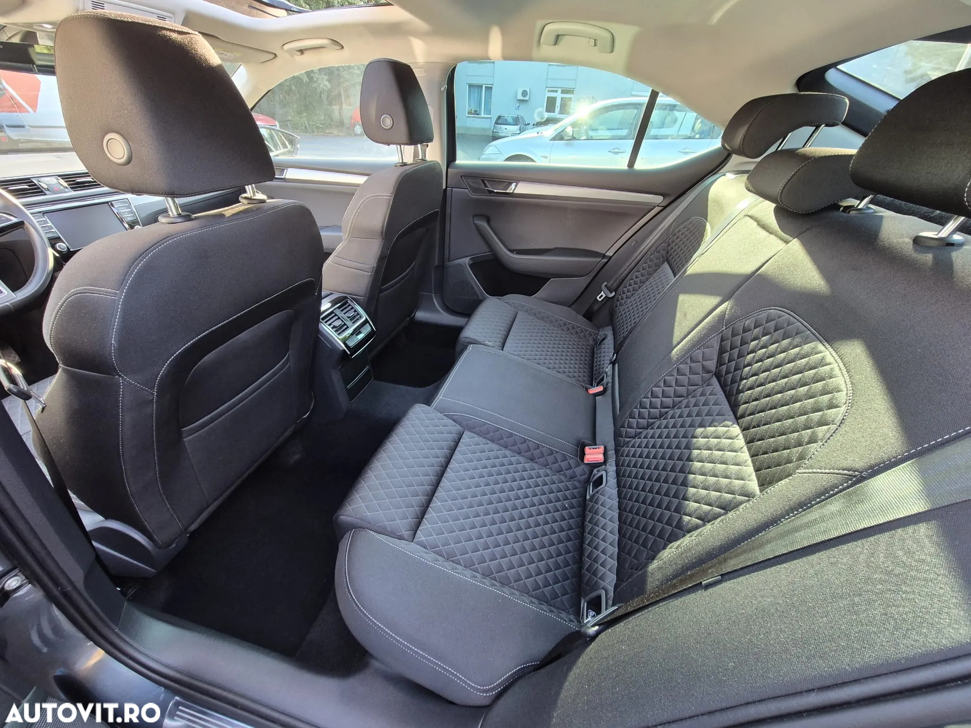 Skoda Superb 1.6 TDI DSG Style - 7