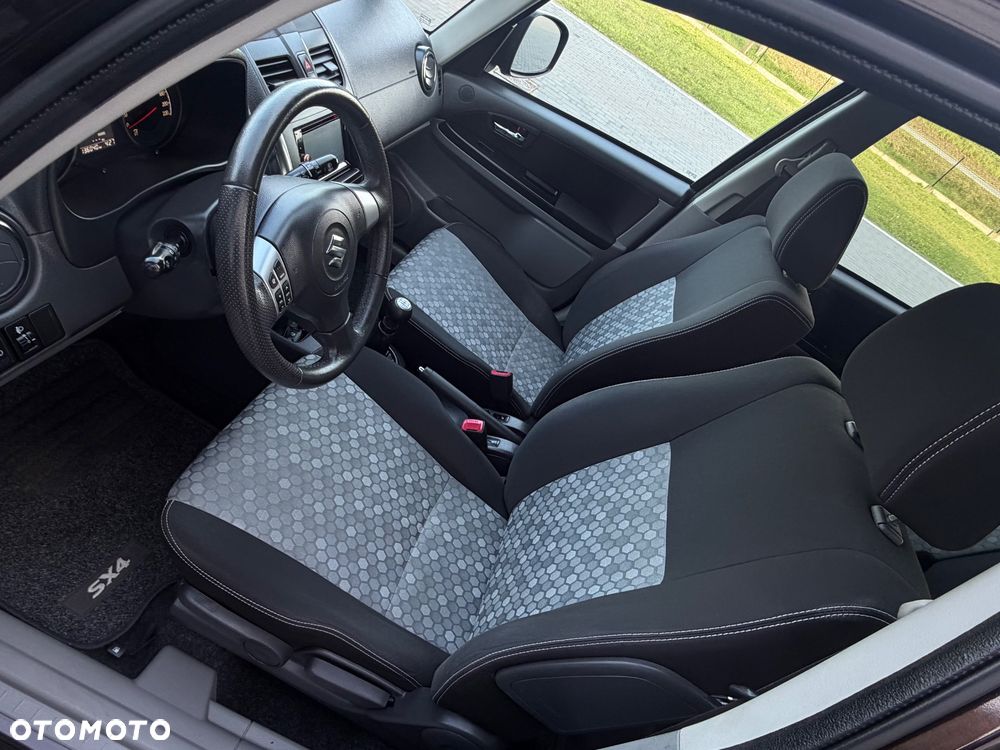 Suzuki SX4 1.6 VVT 4x4 Style - 25