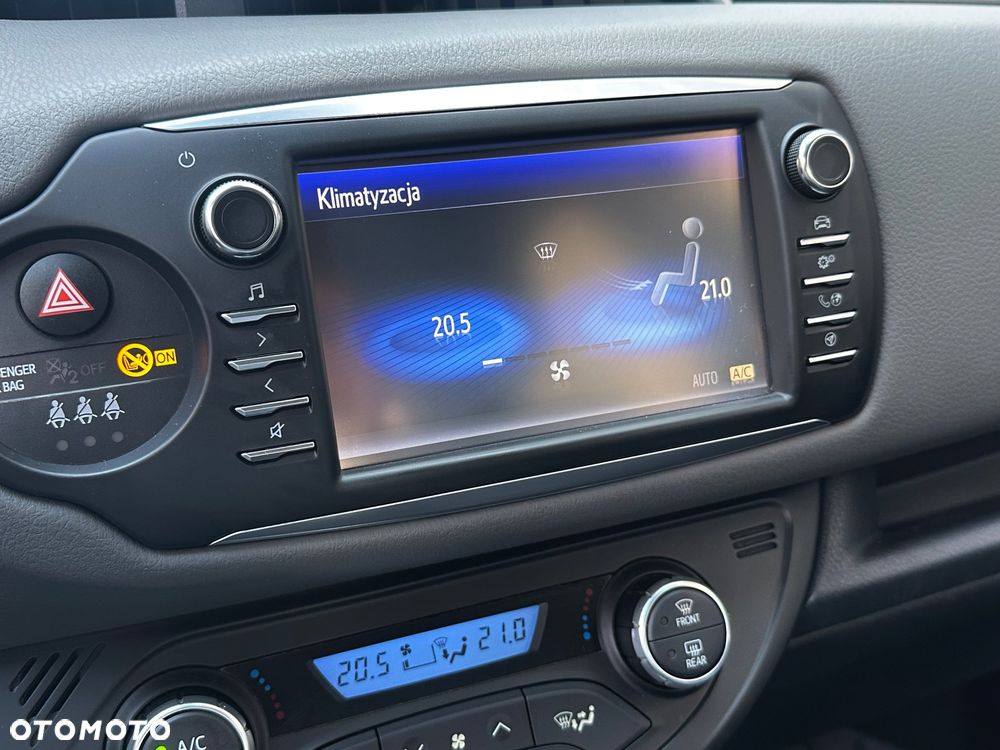 Toyota Yaris 1.5 Premium - 9