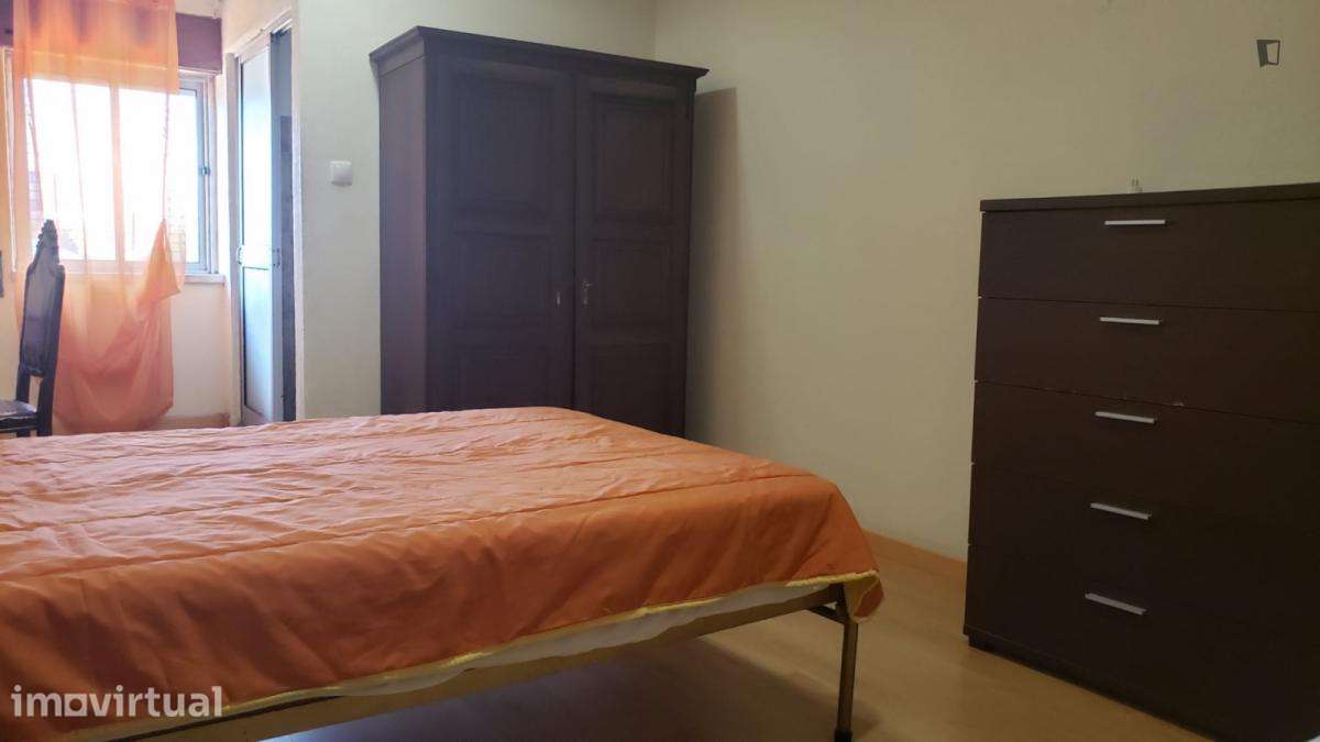 Quarto - localizado em Lumiar Lisbon - Grande imagem: 2/12
