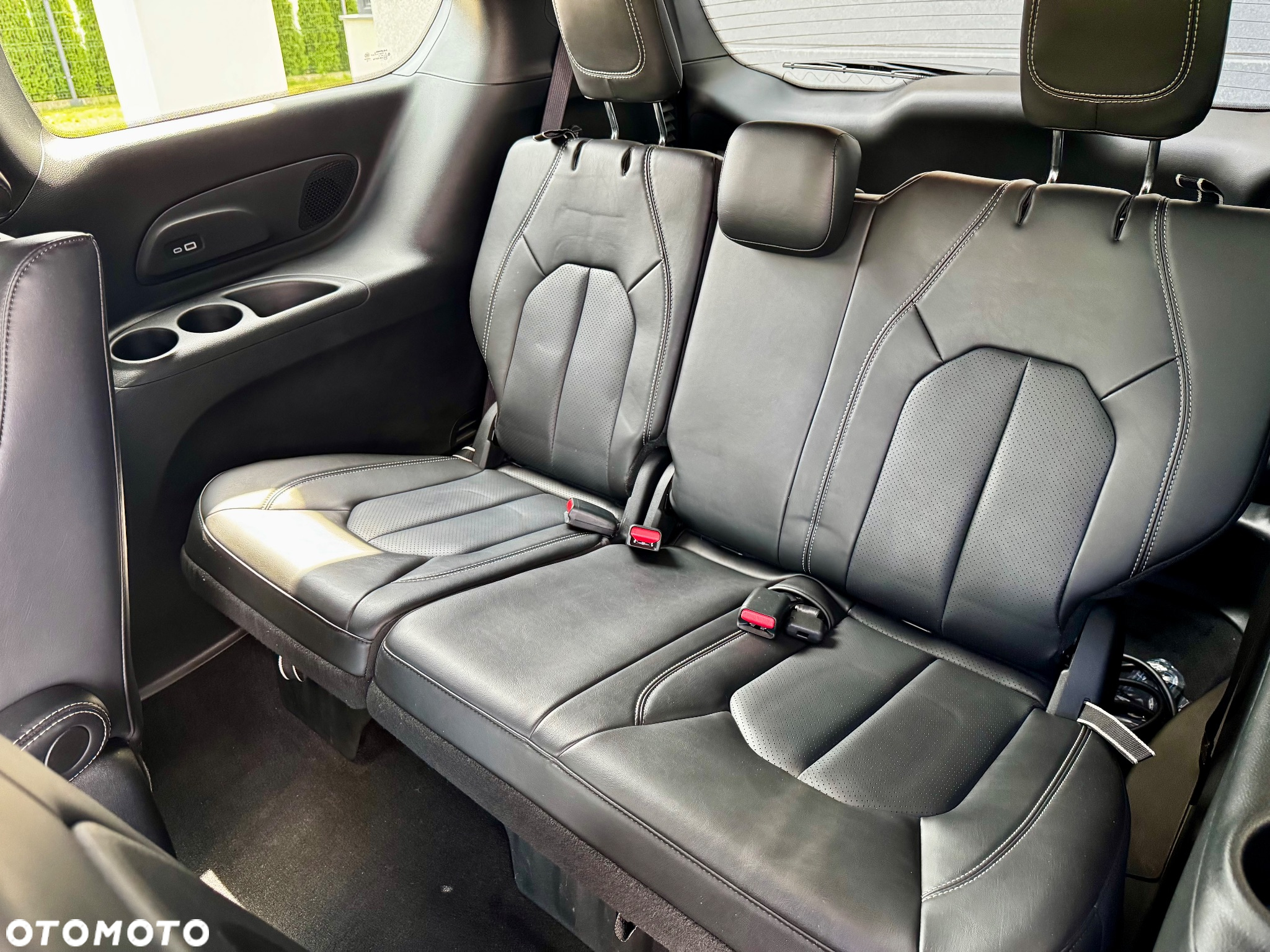 Chrysler Pacifica - 33