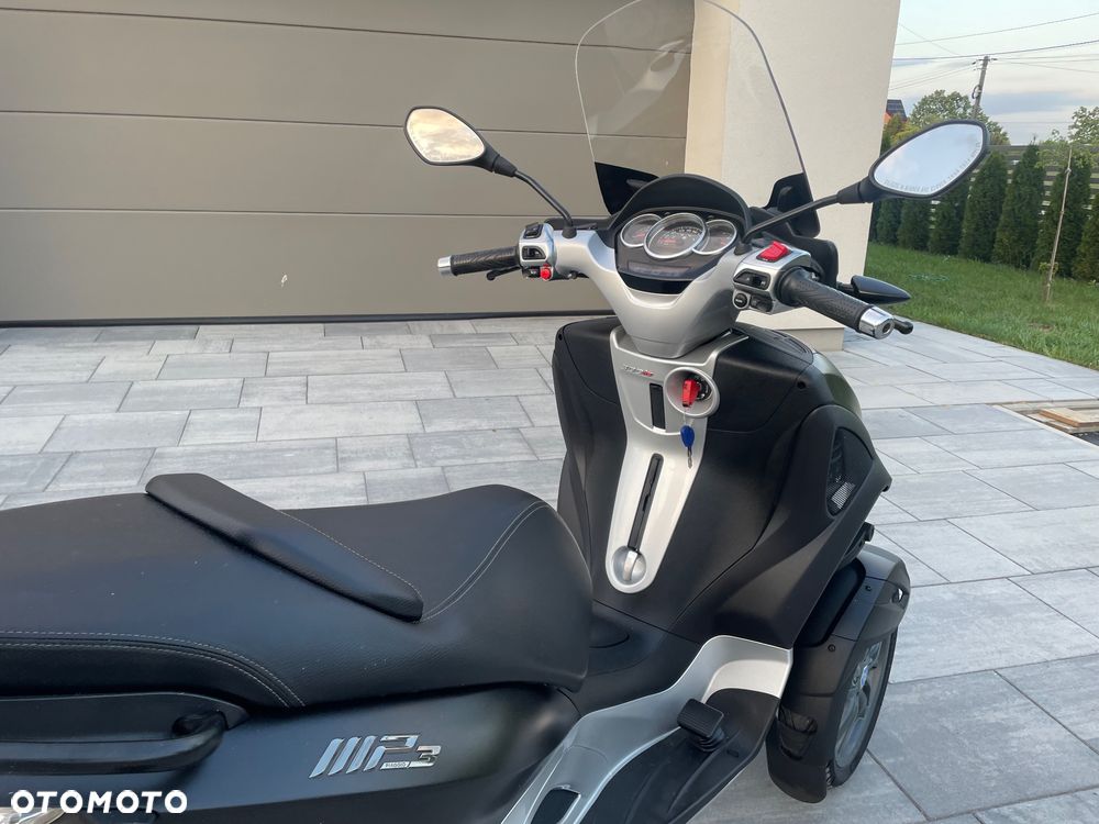 Piaggio MP-3 - 16