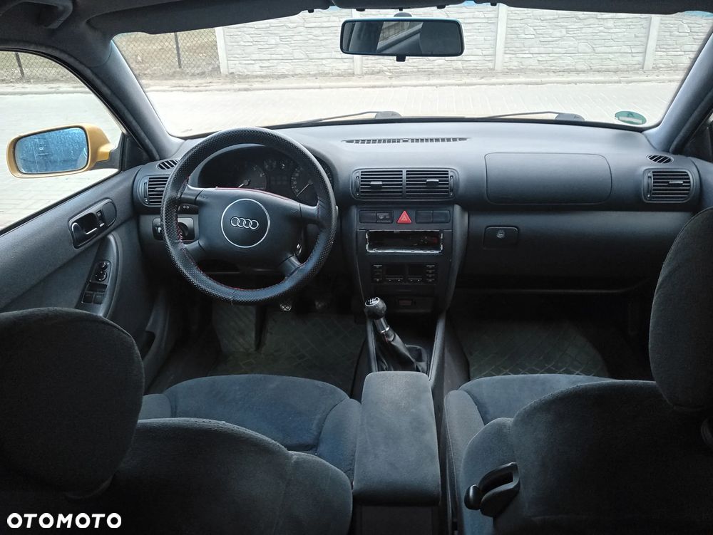 Audi A3 3-drzwiowe 1.6 Ambiente - 20