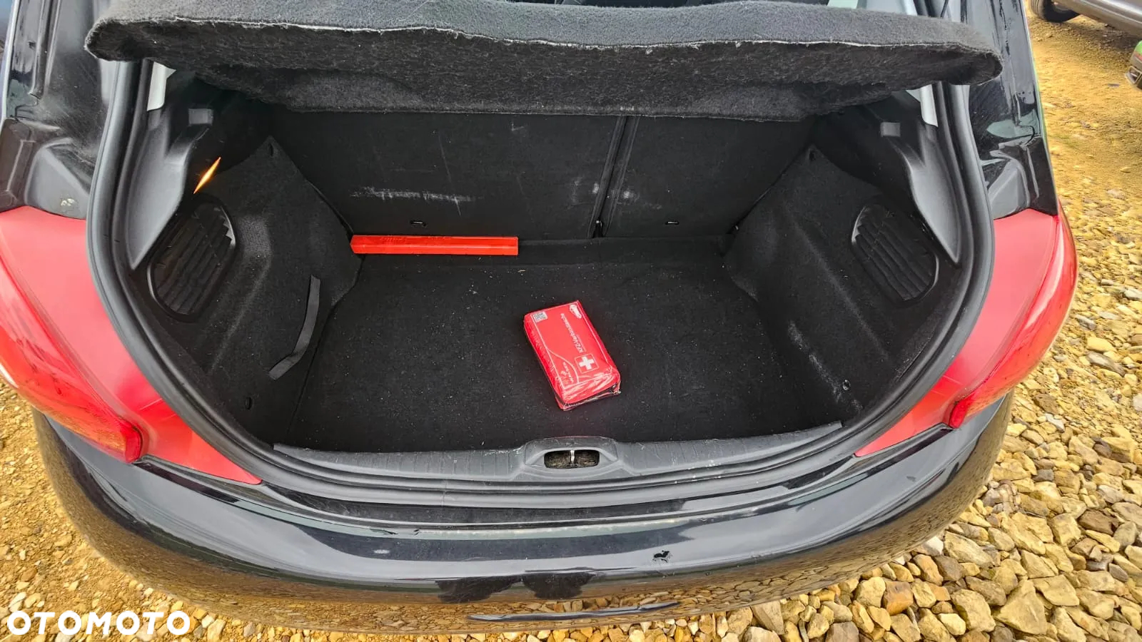 Peugeot 208 - 13
