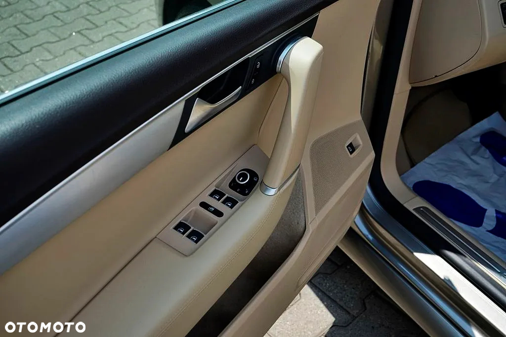 Volkswagen Passat - 10