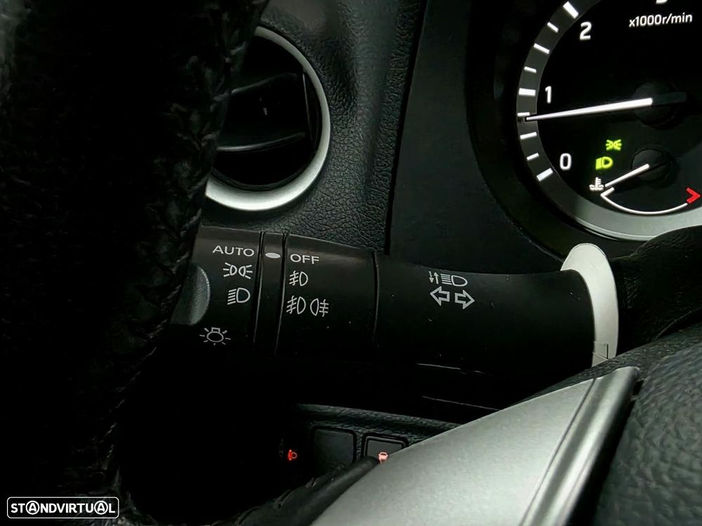 Nissan Navara 2.3 DCI 4WD N-CONNECTA NACIONAL 5 LUGARES - 9