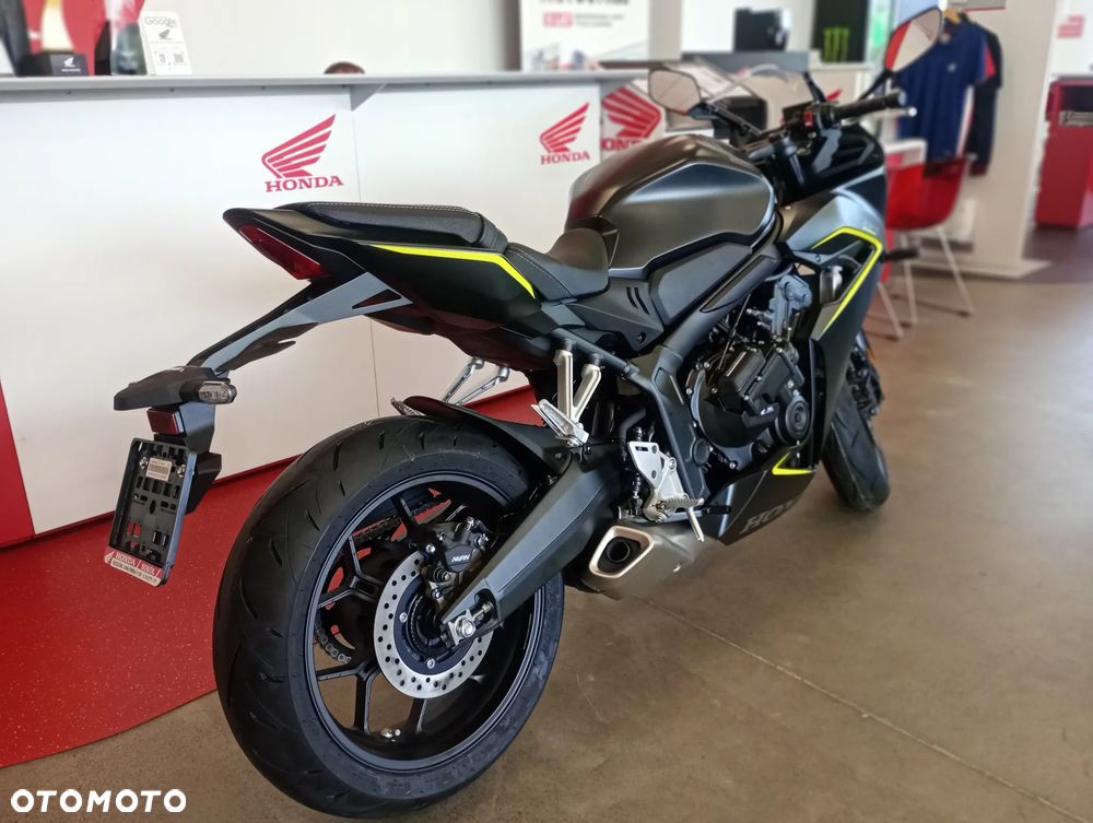 Honda CBR - 3