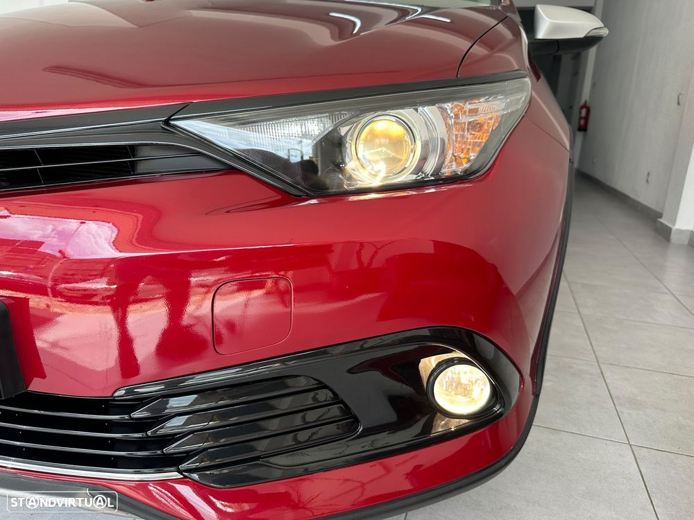 Toyota Auris Touring Sports 1.8 HSD Comfort - 33