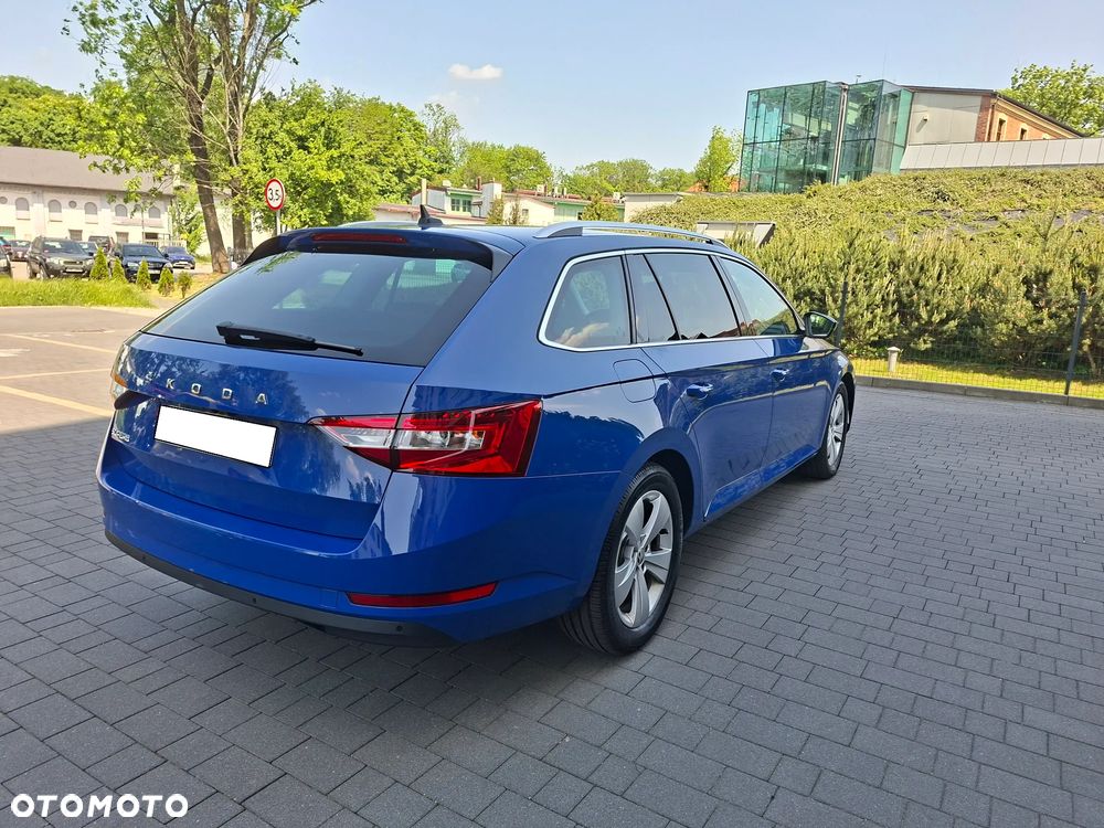 Skoda Superb 2.0 TDI Ambition DSG7 - 16