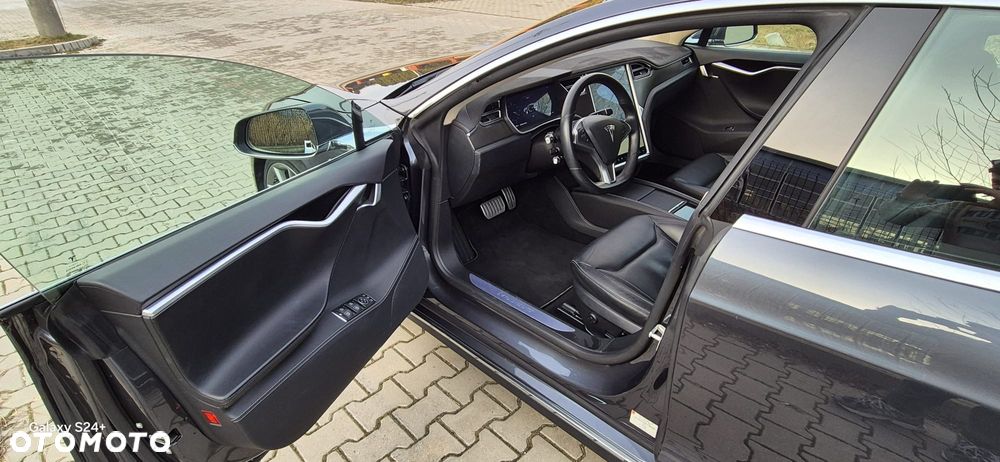 Tesla Model S - 13