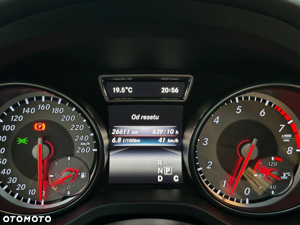 Mercedes-Benz CLA 200 7G-DCT UrbanStyle Edition - 38