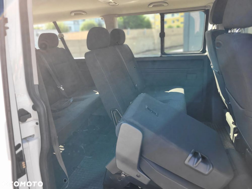 Volkswagen Caravelle 2.0 TDI L2 Comfortline DSG - 21