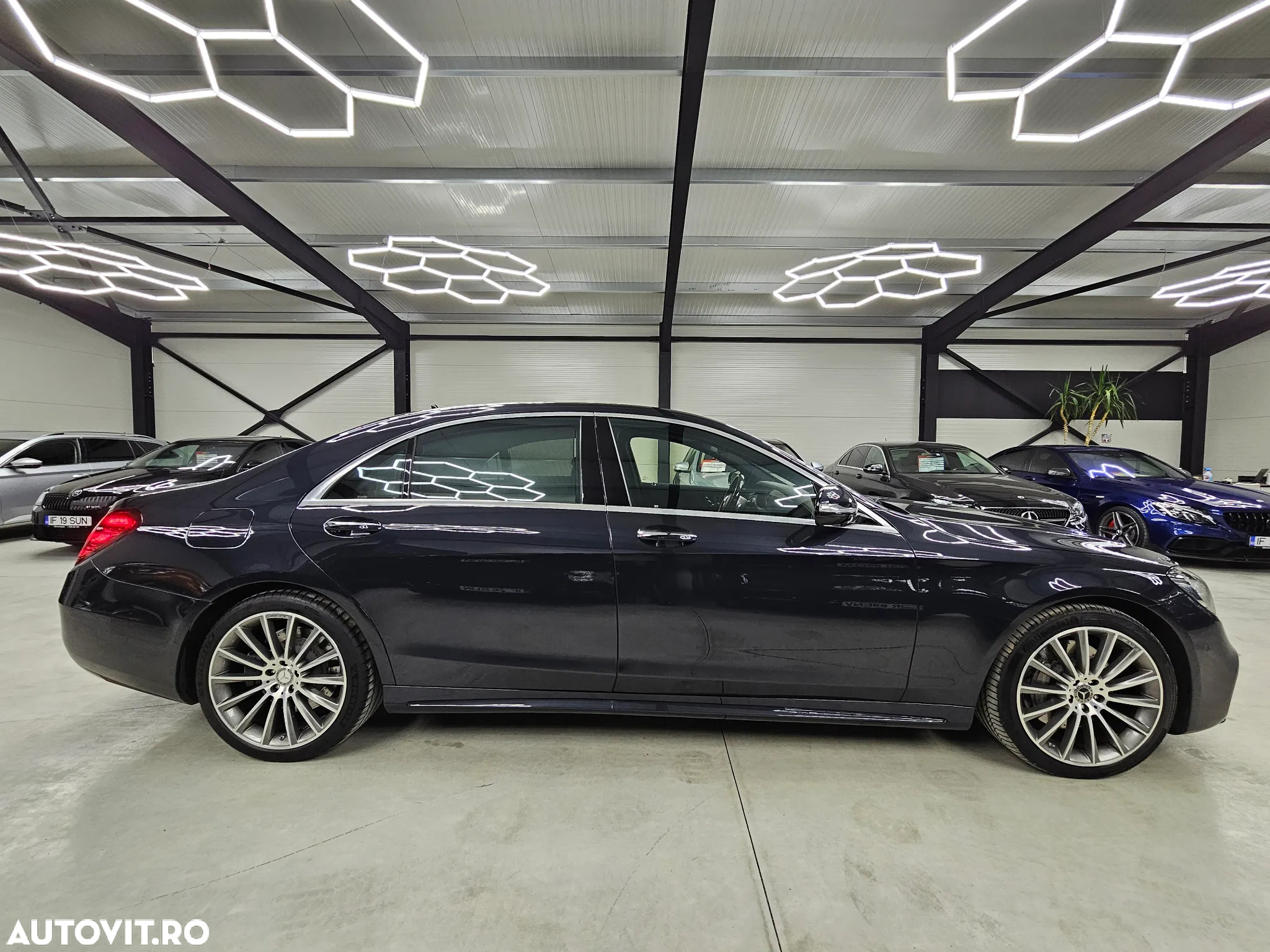 Mercedes-Benz S 560 L 4Matic 9G-TRONIC - 9