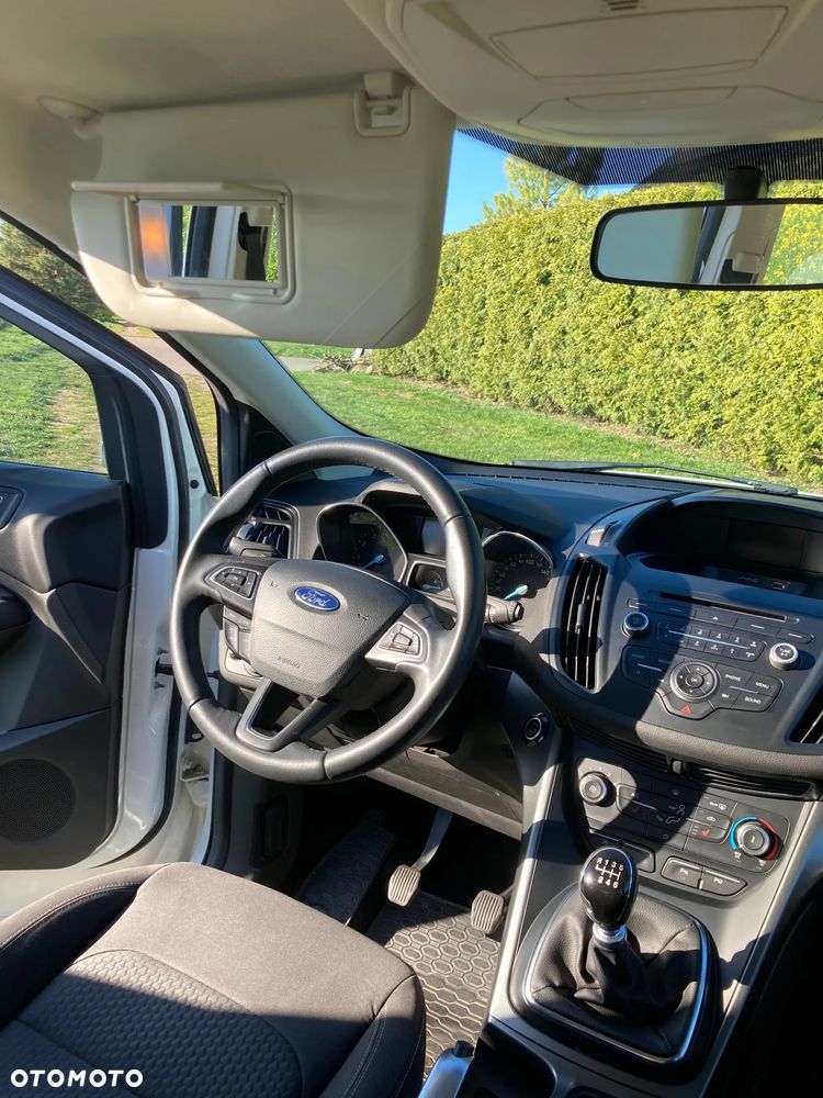 Ford Kuga 1.5 EcoBoost 2x4 Trend - 11
