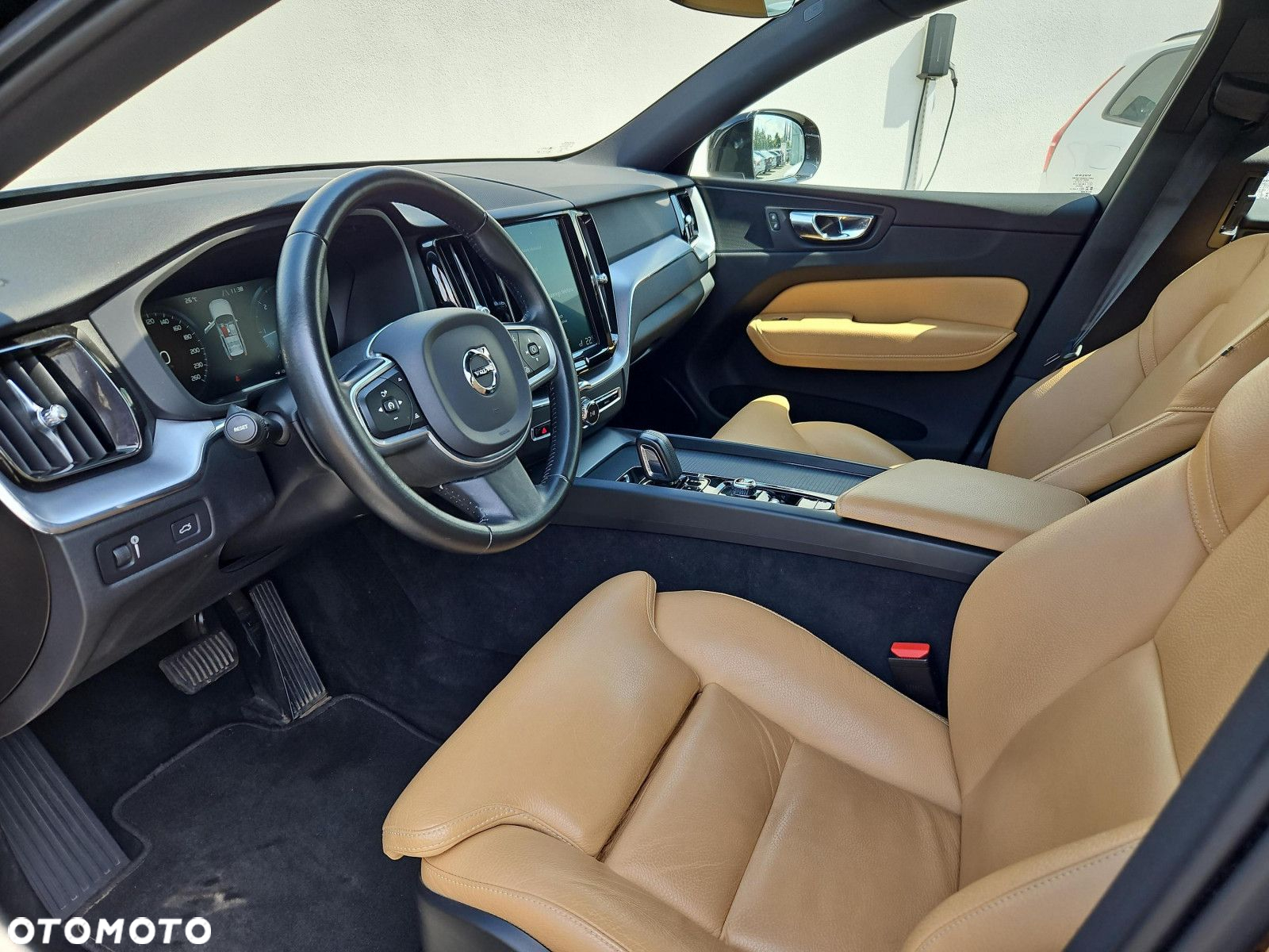 Volvo XC 60 B4 D AWD Momentum Pro - 9