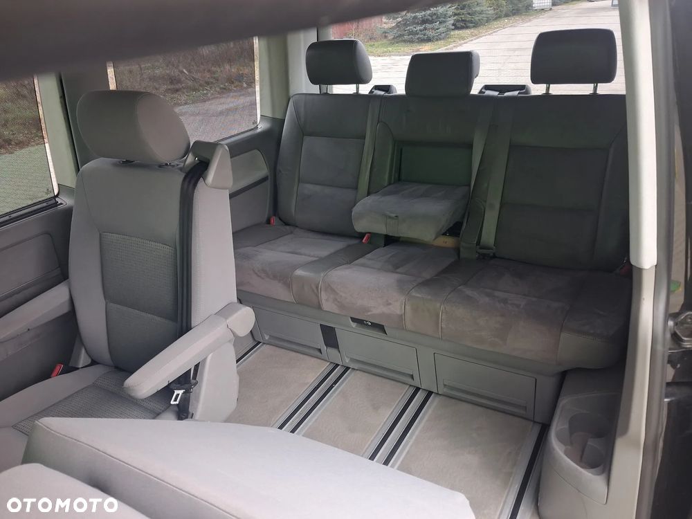 Volkswagen Multivan - 38