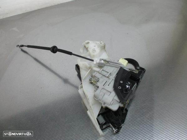Fecho Porta Tras Esq Volkswagen Passat (3C2) - 4