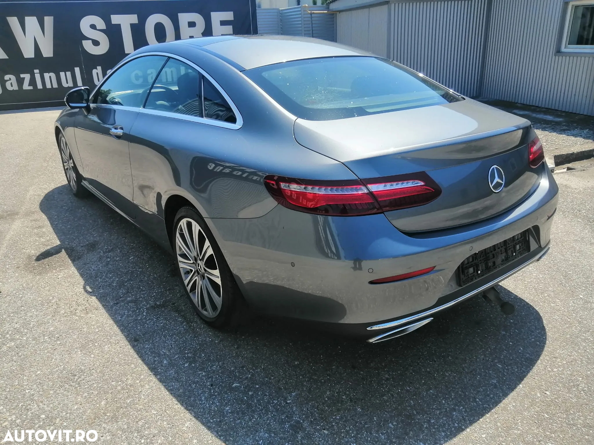 Mercedes-Benz E - 10
