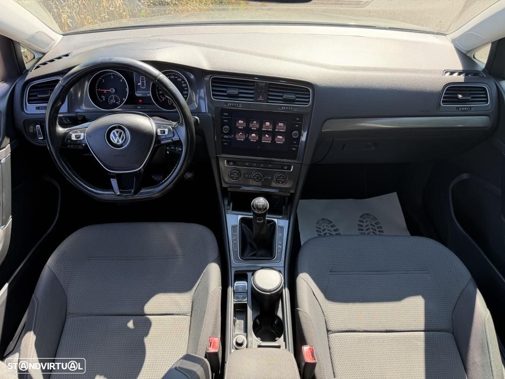 VW Golf 1.6 TDI Confortline - 26