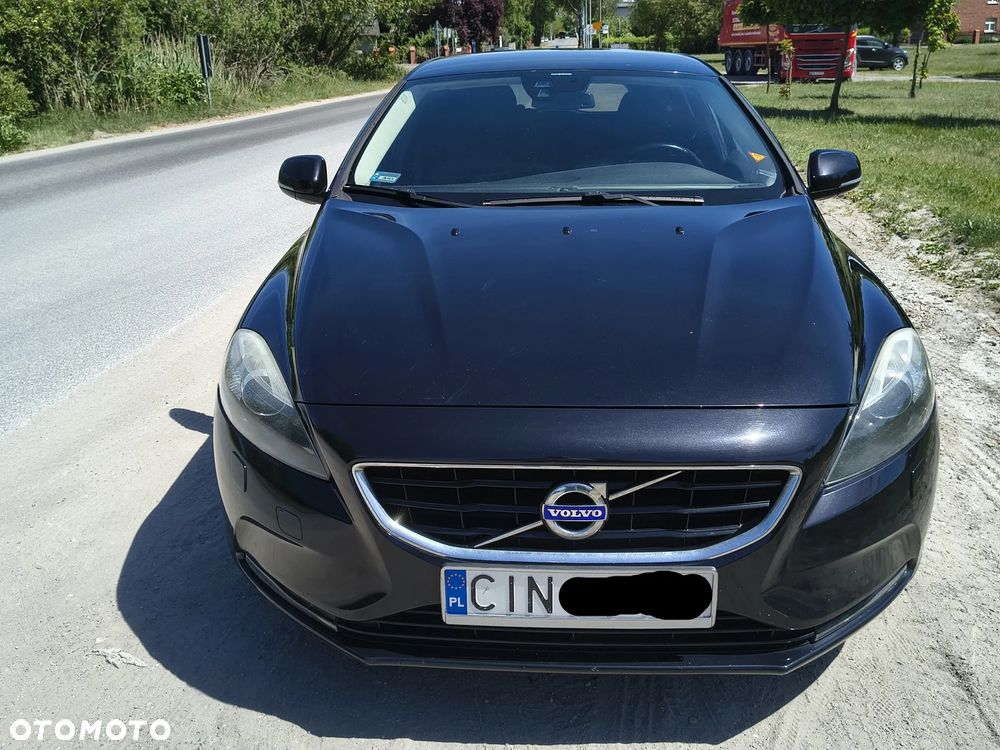 Volvo V40 D2 R-Design - 1