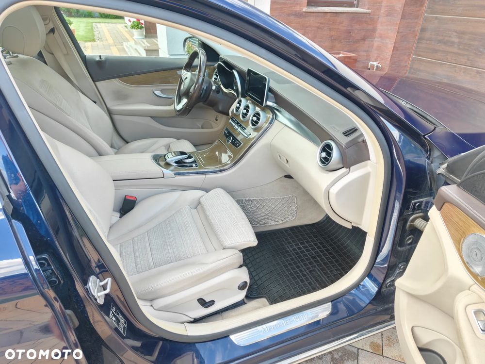 Mercedes-Benz Klasa C 250 (BlueTEC) d 4-Matic 7G-TRONIC - 22