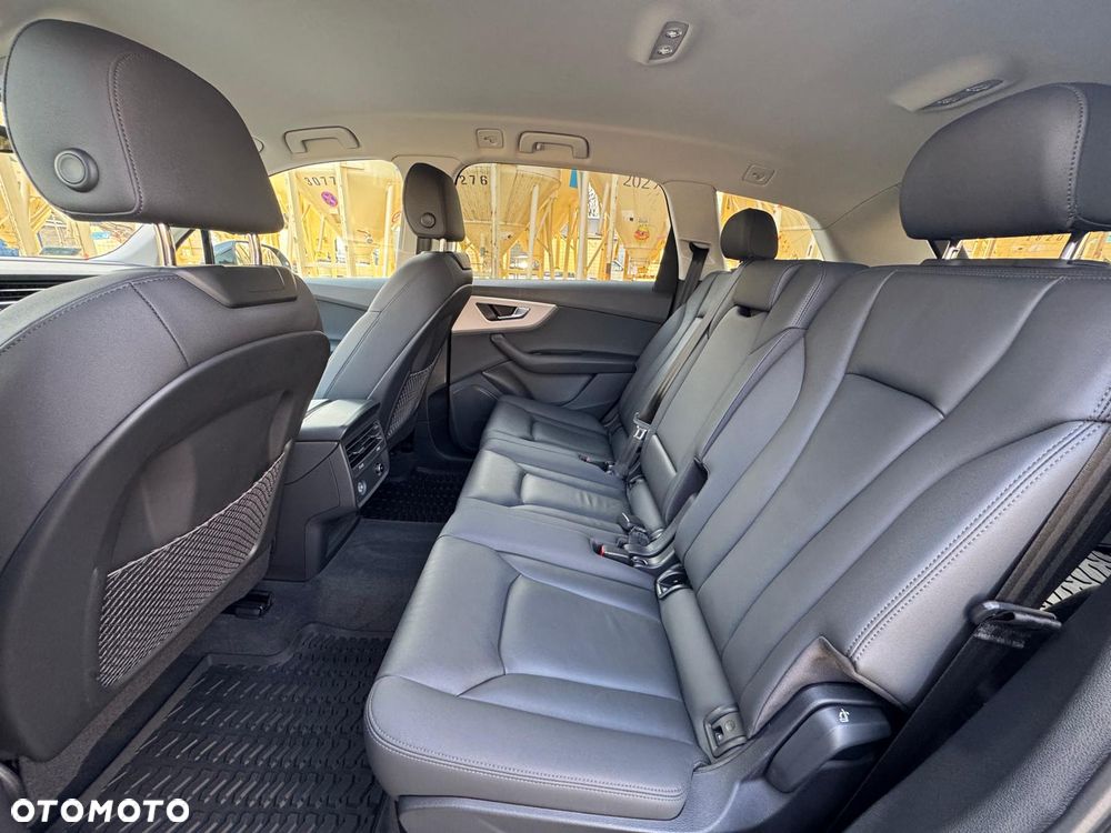 Audi Q7 - 11