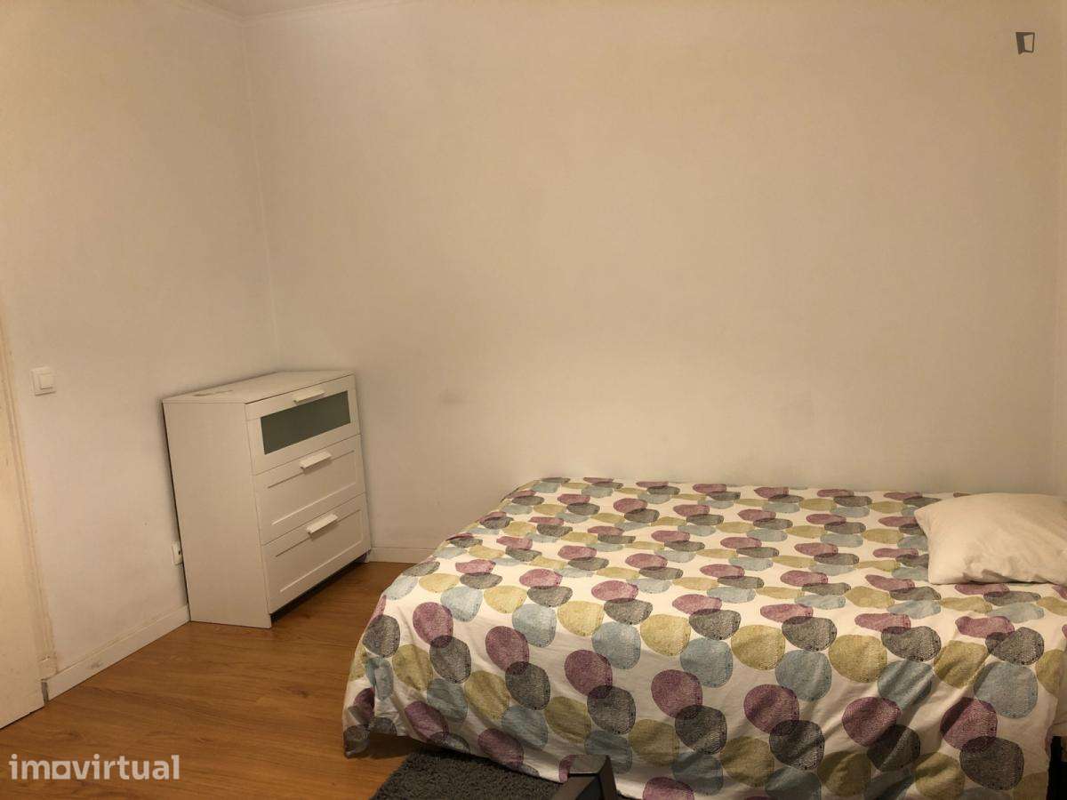 Quarto - localizado em São Sebastião Lisbon - Grande imagem: 2/12