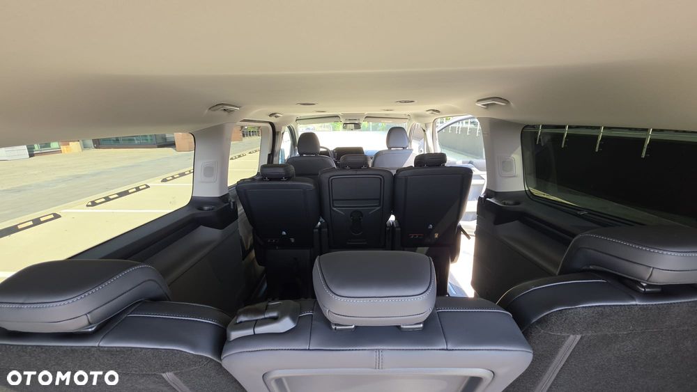 Ford Tourneo Custom - 25