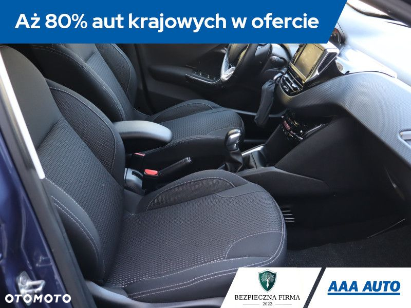 Peugeot 208 - 10