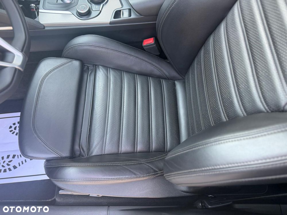 Alfa Romeo Stelvio 2.0 Turbo 16V AT8-Q4 B-Tech - 25