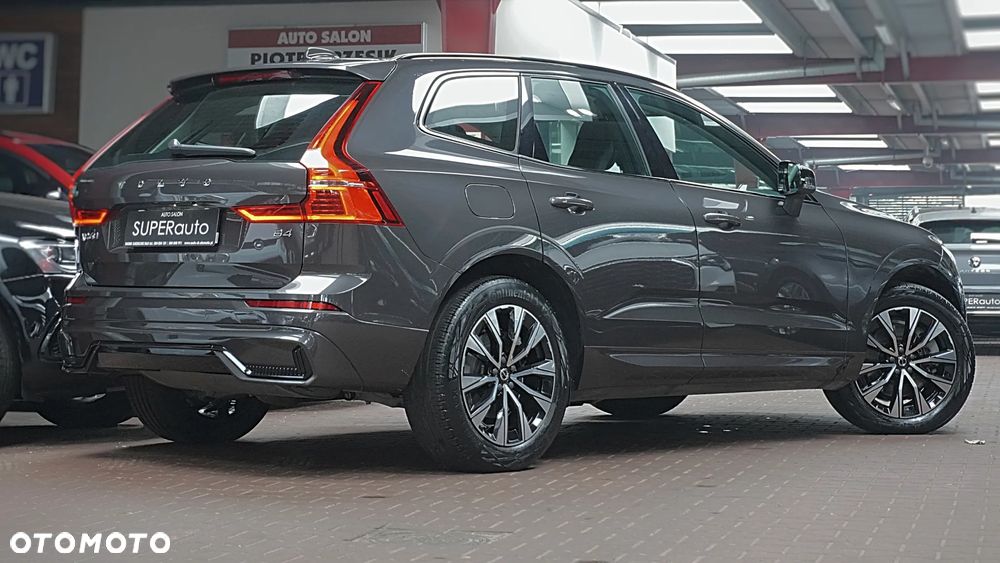 Volvo XC 60 B4 B Plus Dark - 13