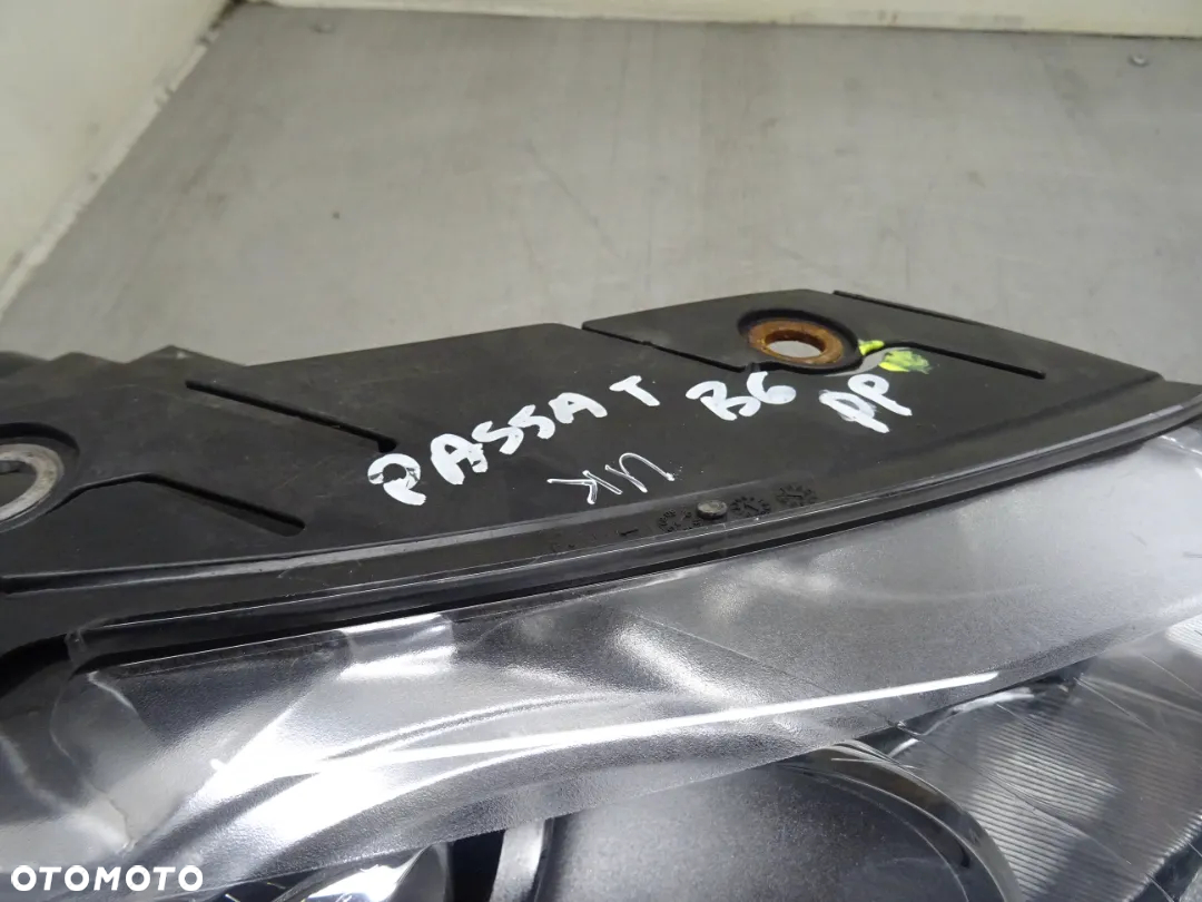 VW PASSAT B6 2.0 TDI LAMPA LEWY PRAWY PRZÓD UK - 3