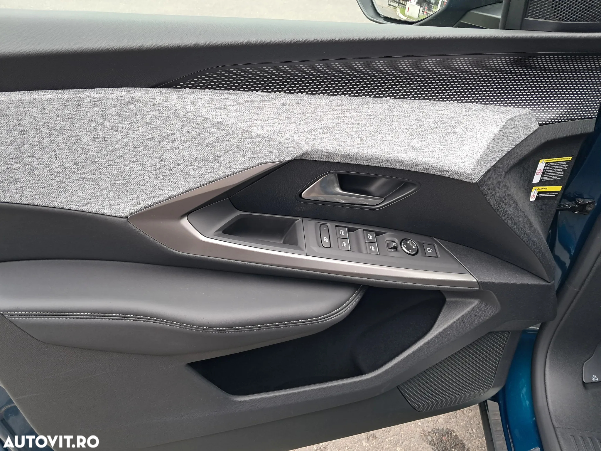 Peugeot 3008 Hybrid 145 e-DSC6 GT - 12