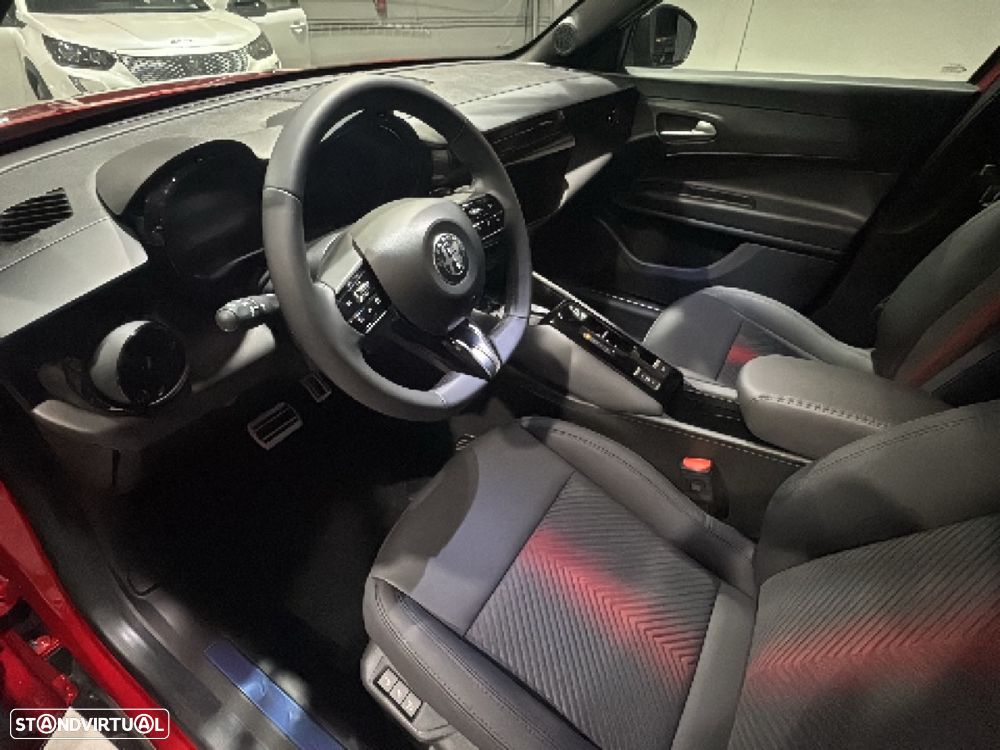 Alfa Romeo Junior 1.2 Speciale eDCT6 - 14