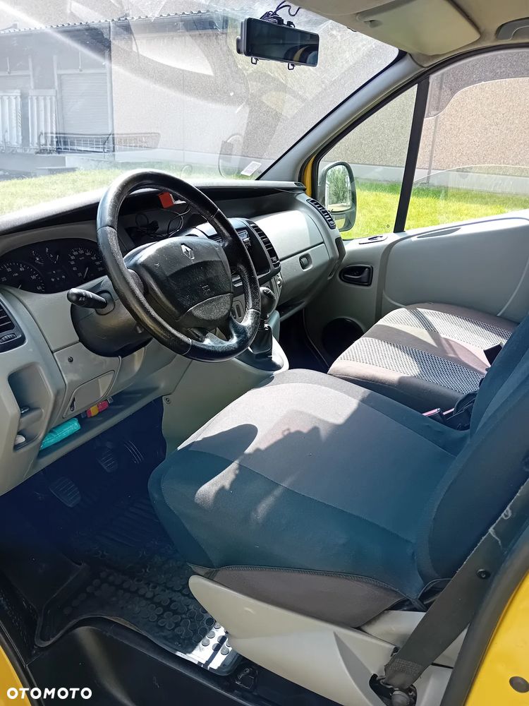 Renault Trafic - 23