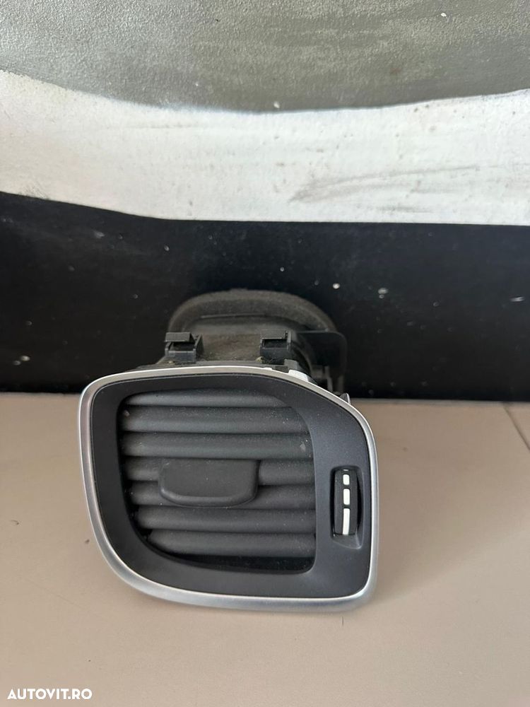 Grila aerisire bord stanga fata Volvo V60 S60 V40 30791697