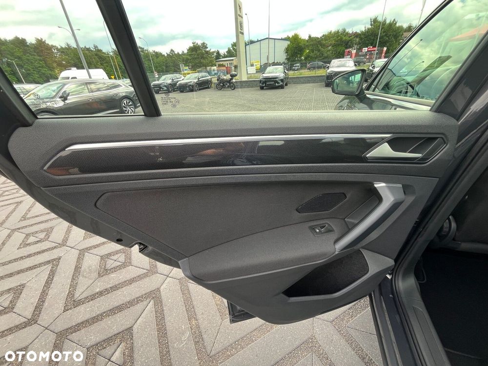 Volkswagen Tiguan - 15