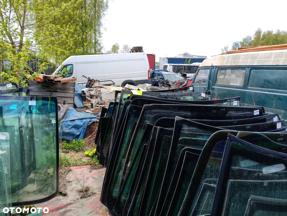 SZYBA CZOŁOWA PRZEDNIA TOYOTA YARIS II - 3